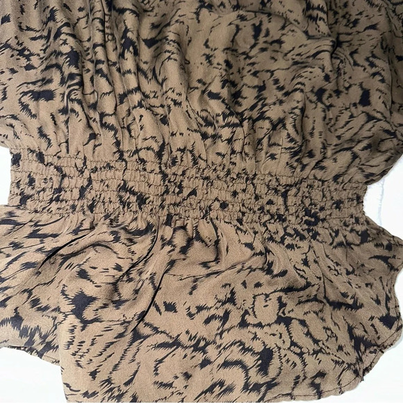 Parker Silk Animal Print Army Green Brown Black Design Ruffle Blouse Smocked S - Picture 4 of 12